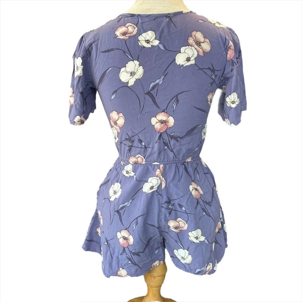 Band Of Gypsies Lavender Purple Floral Short Sleeve Romper Size XS - Picture 3 of 8